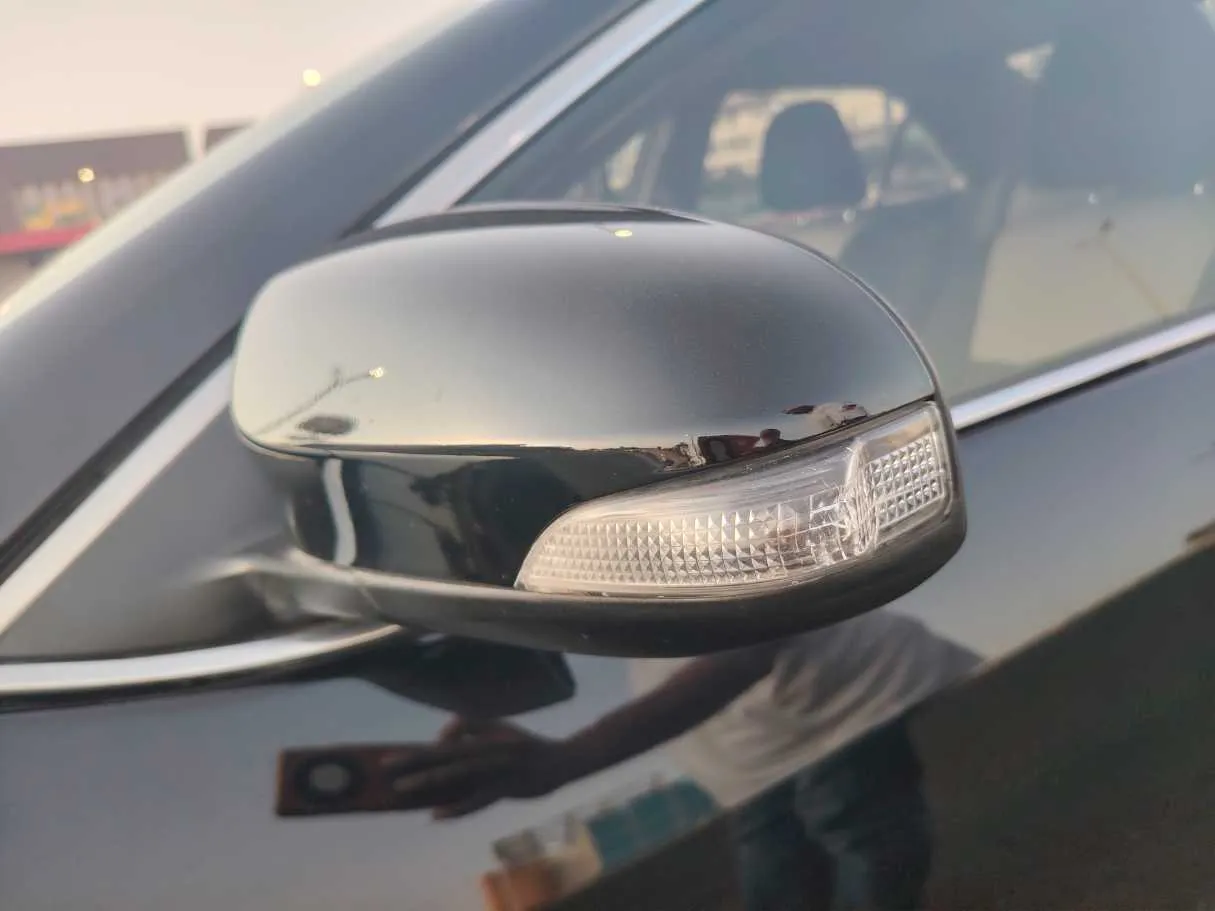Car image 29