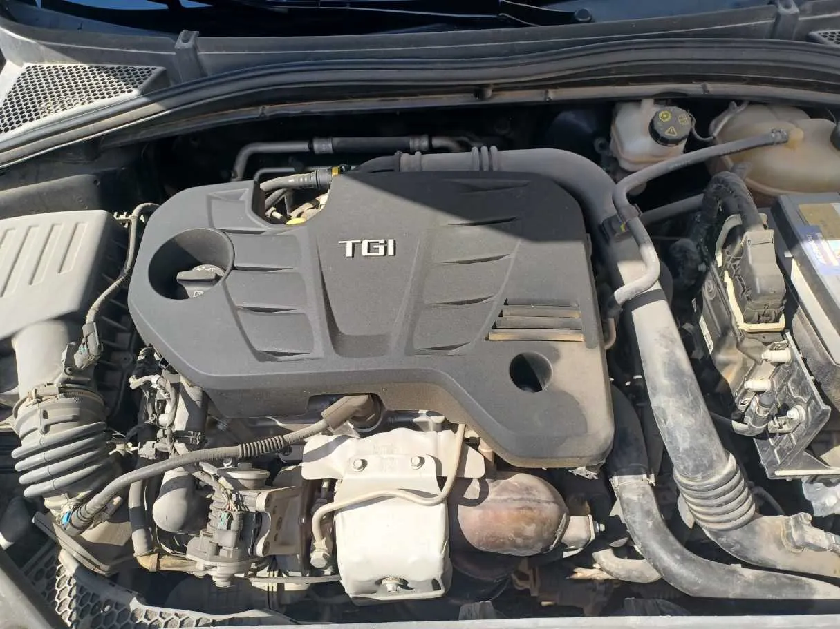 Car image 21