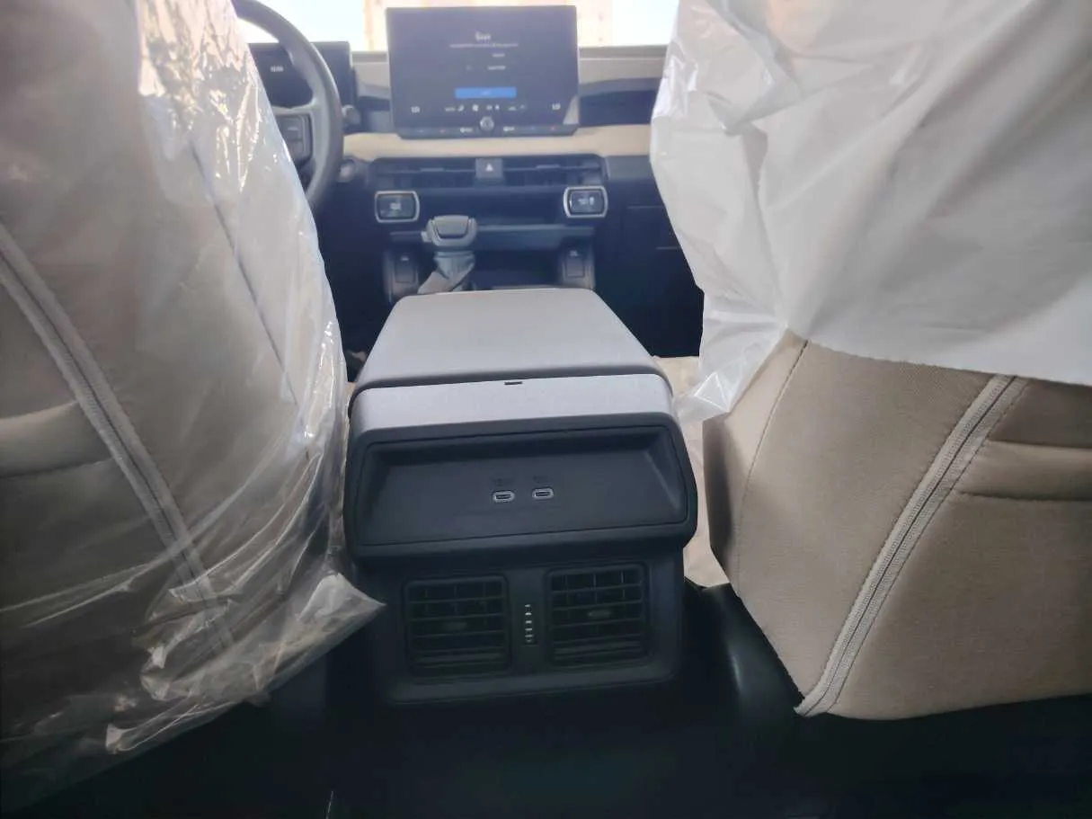 Car image 28