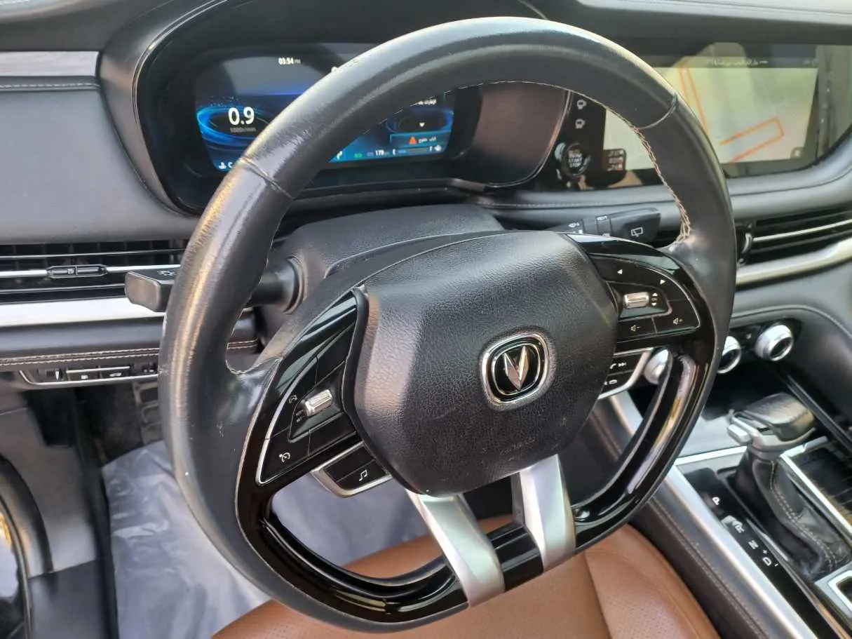 Car image 19