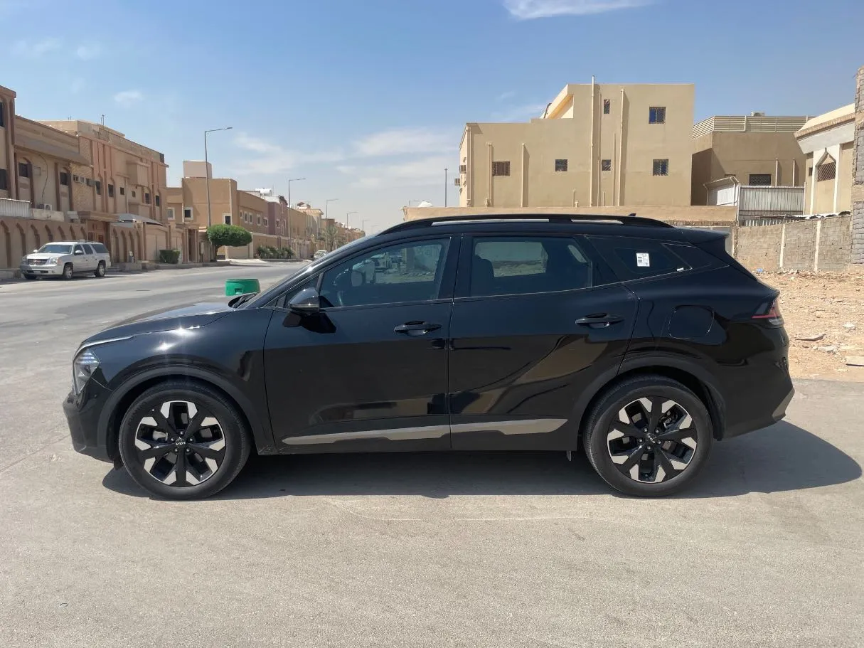 Car image 8