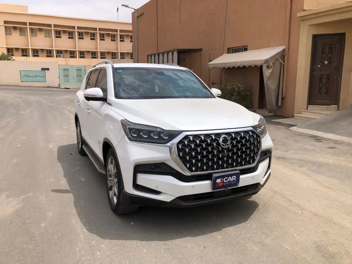 Car image 3