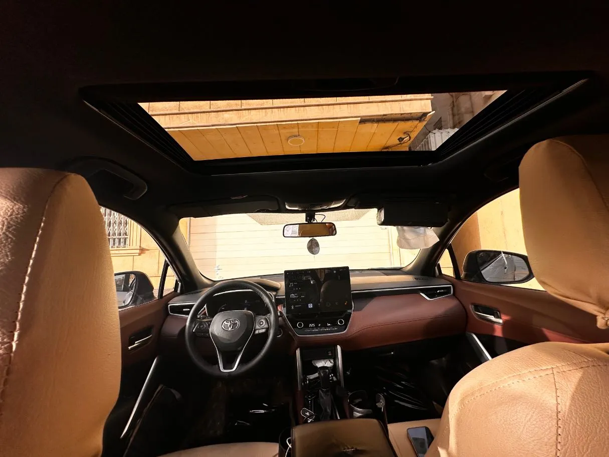 Car image 17