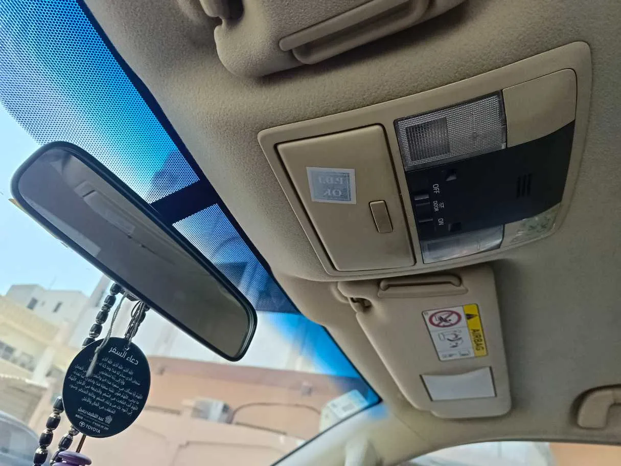 Car image 34