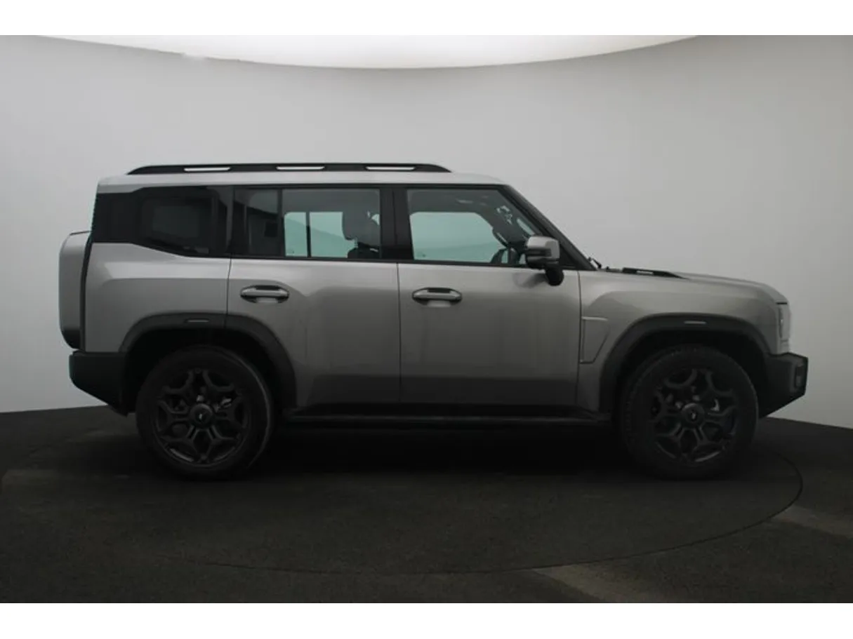 Car image 13