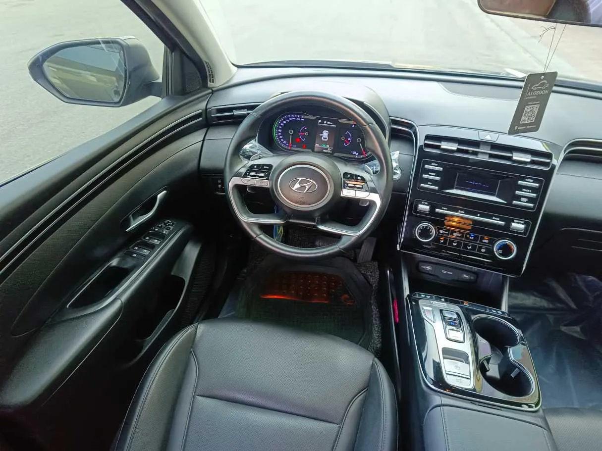 Car image 21