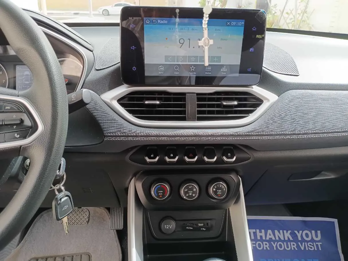 Car image 16