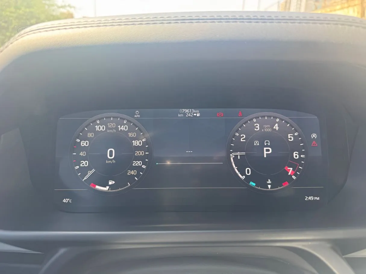 Car image 19