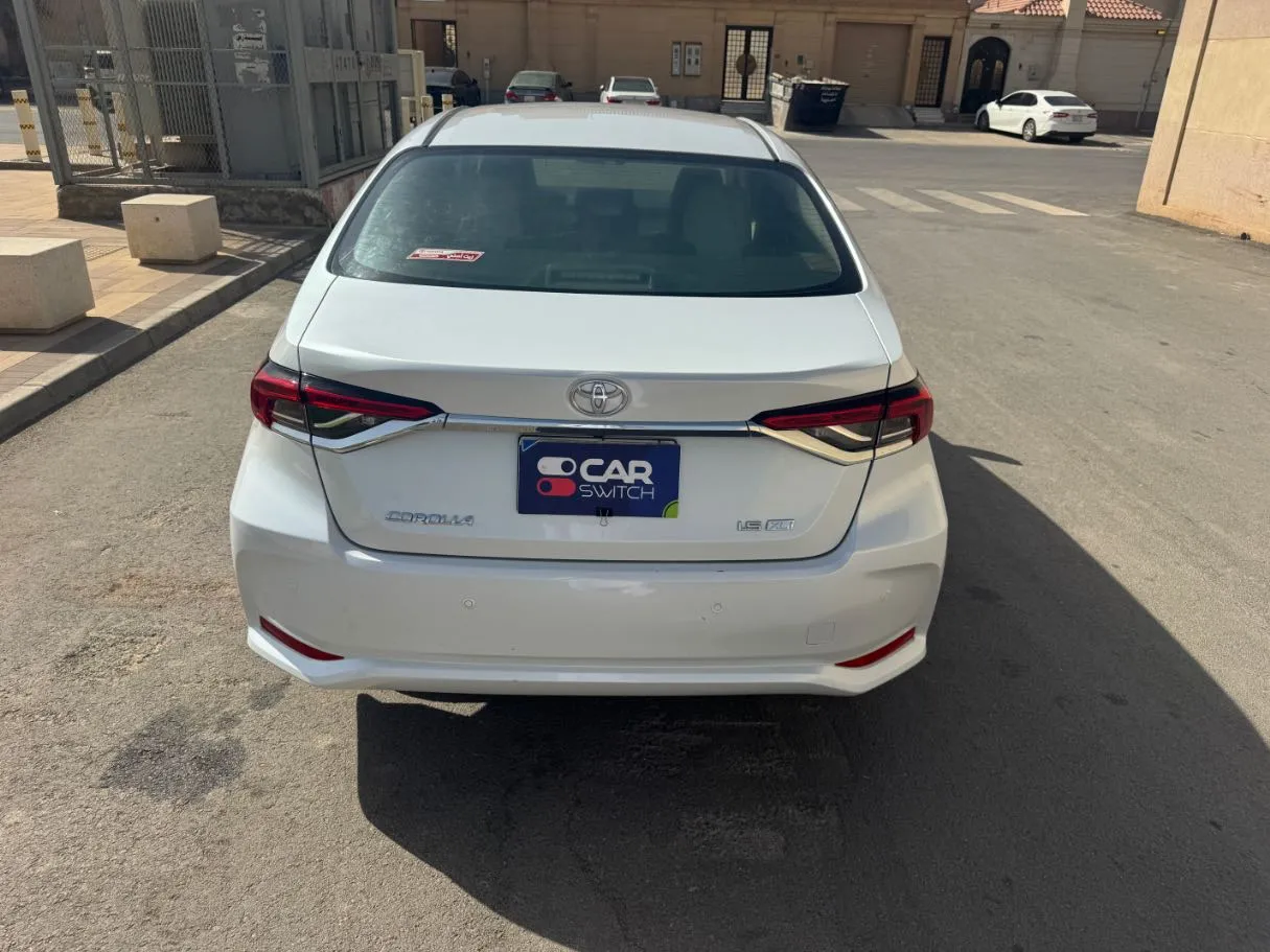 Car image 6
