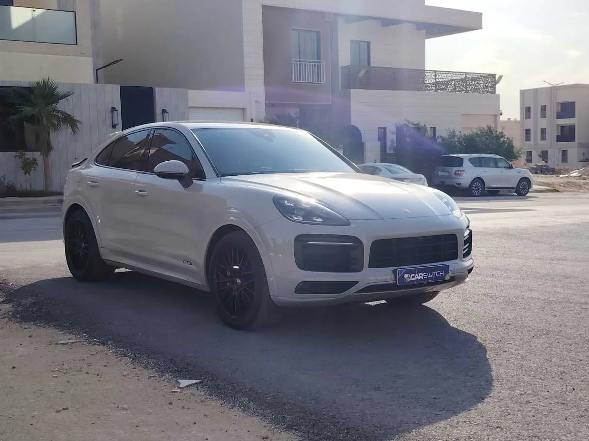 Car image 3