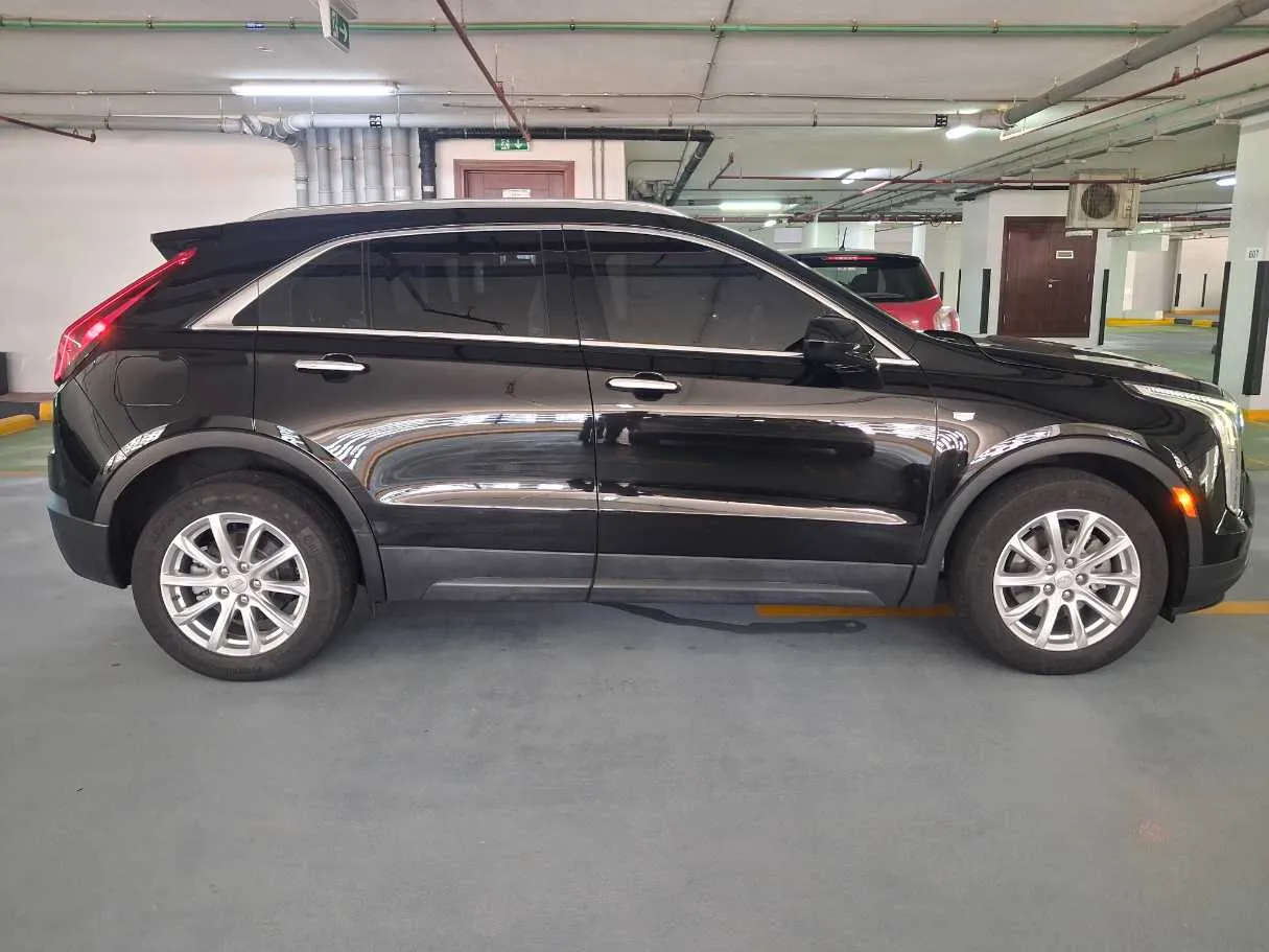 Car image 4