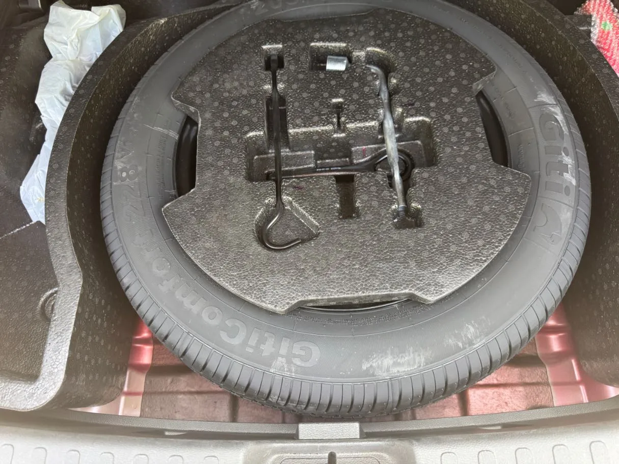 Car image 21