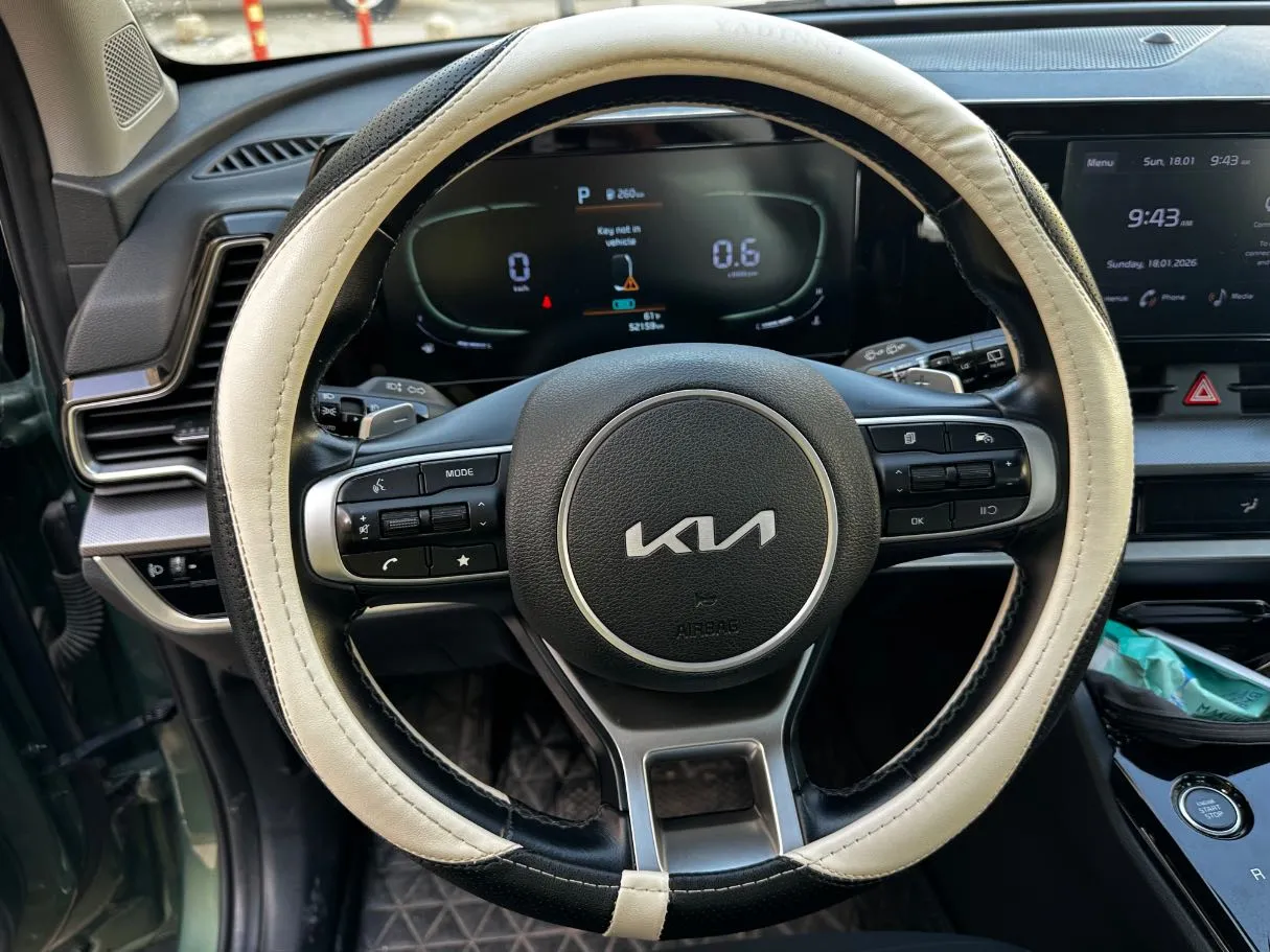 Car image 21
