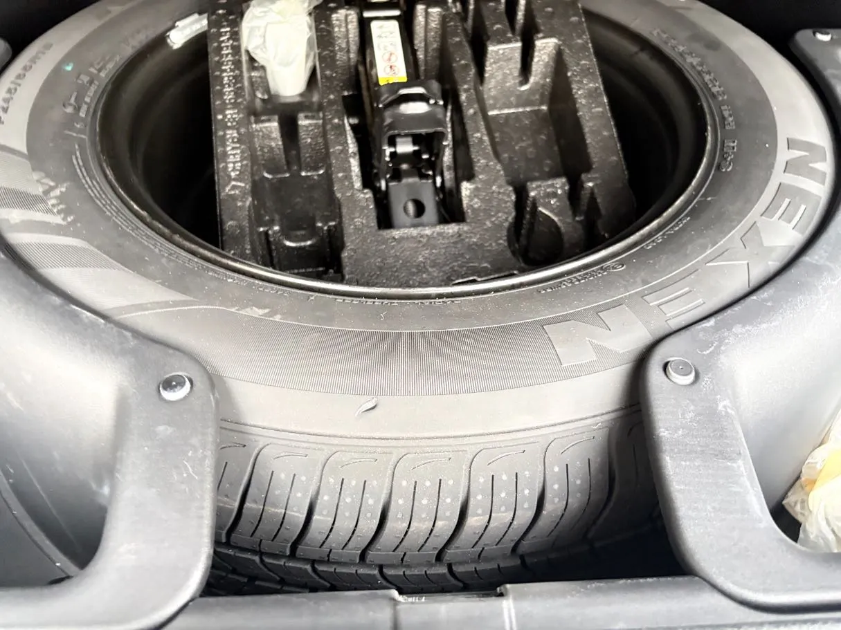 Car image 29