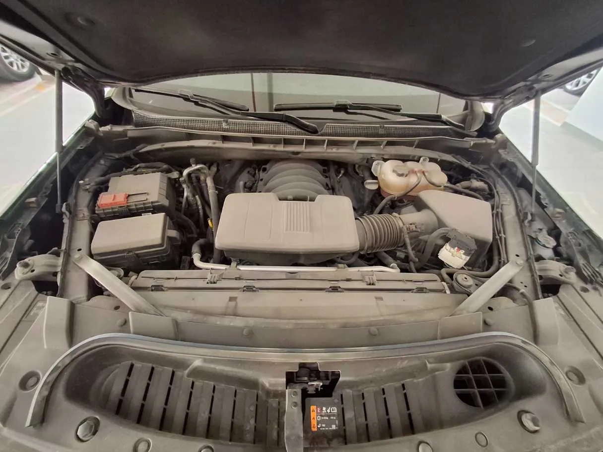 Car image 19