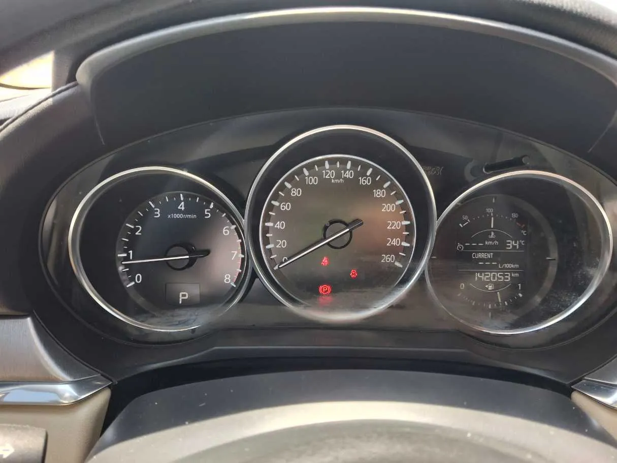 Car image 18