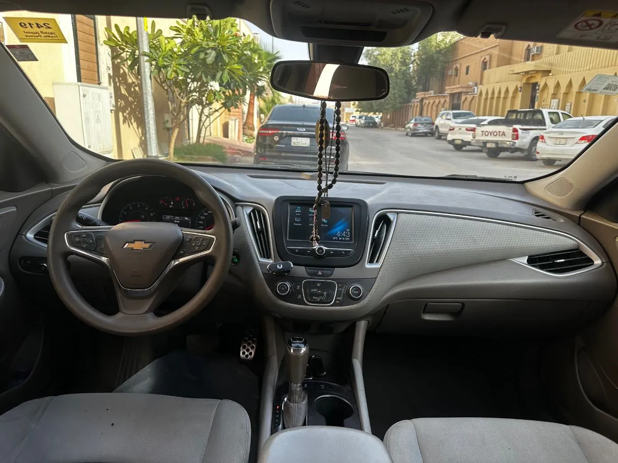 Car image 17