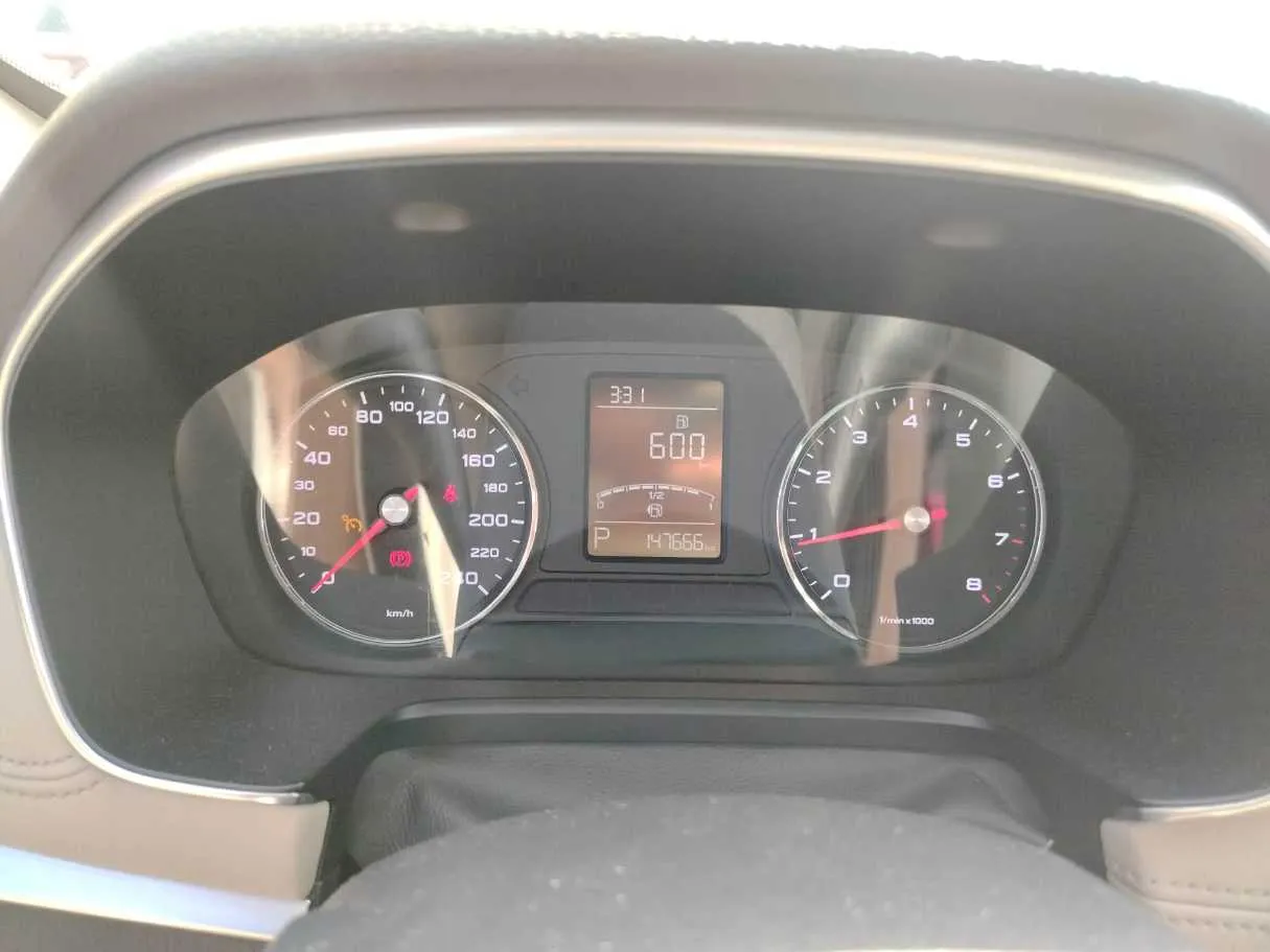 Car image 28