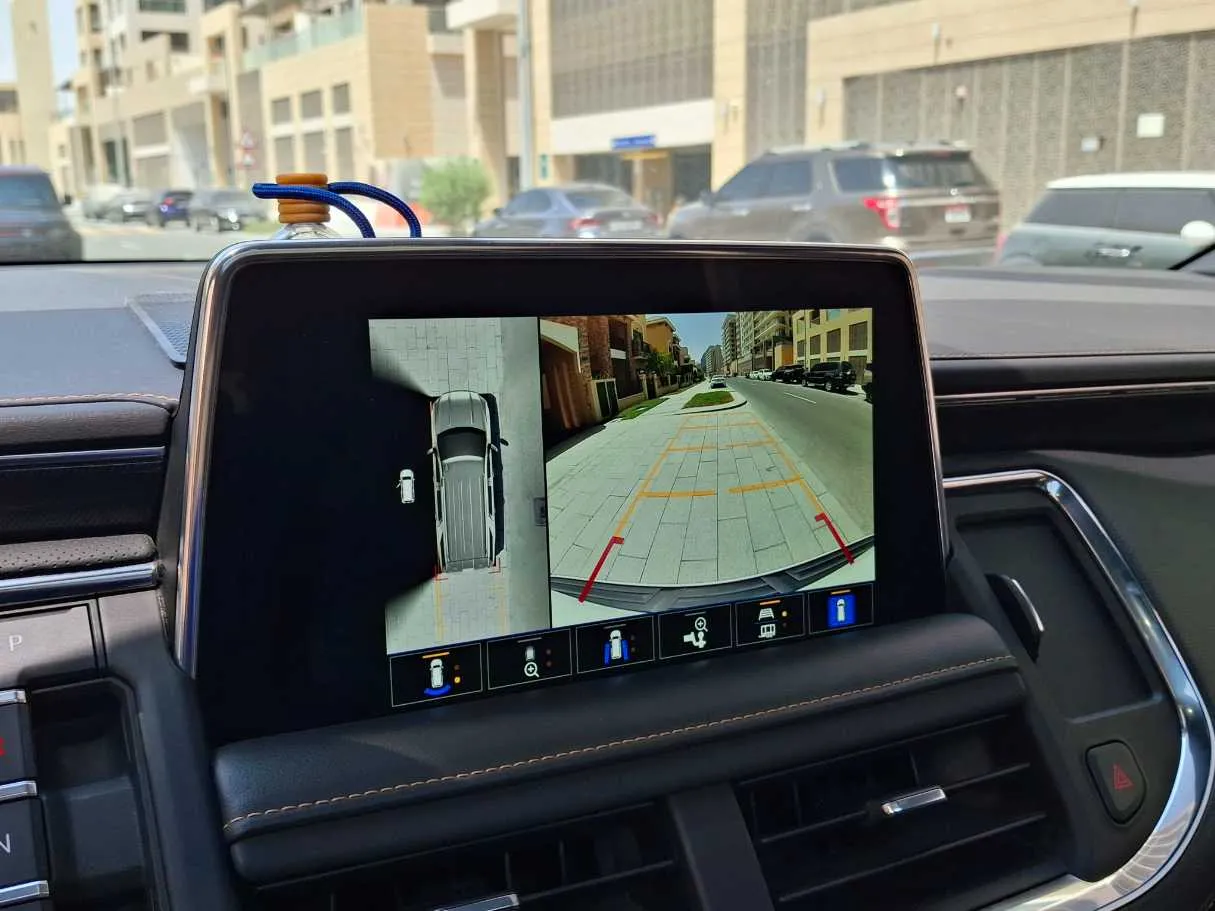 Car image 19