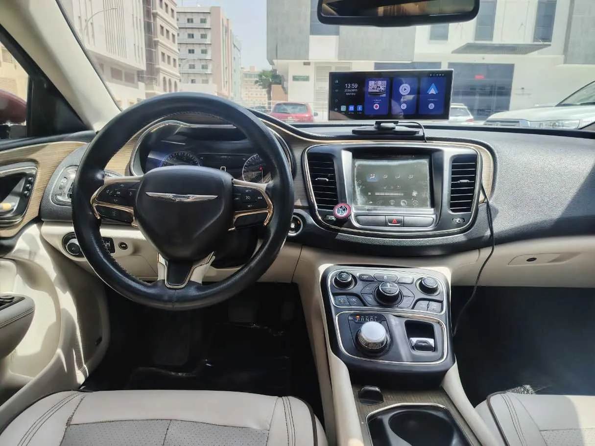 Car image 19
