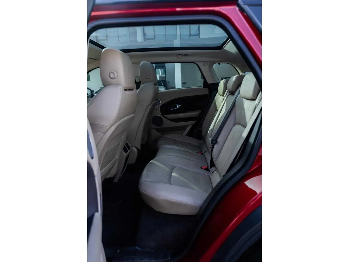 Car image 14