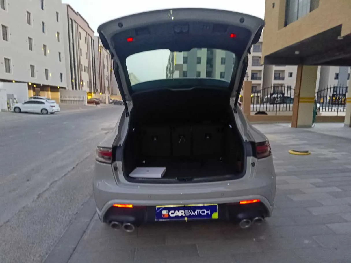 Car image 29