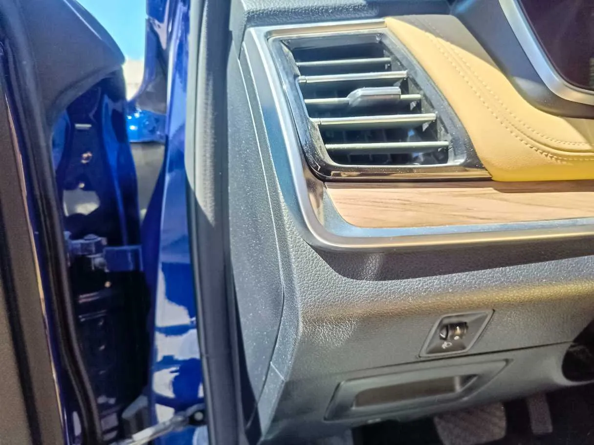 Car image 35