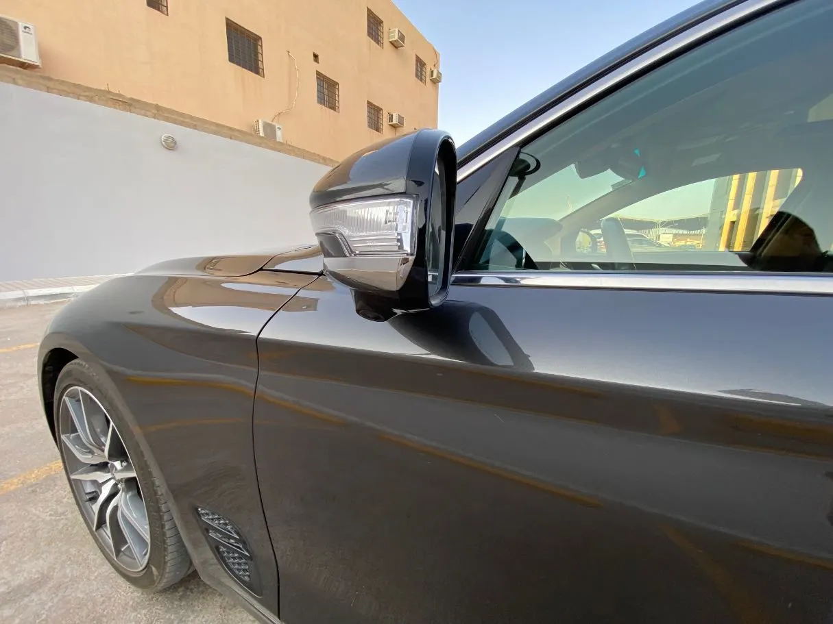 Car image 28