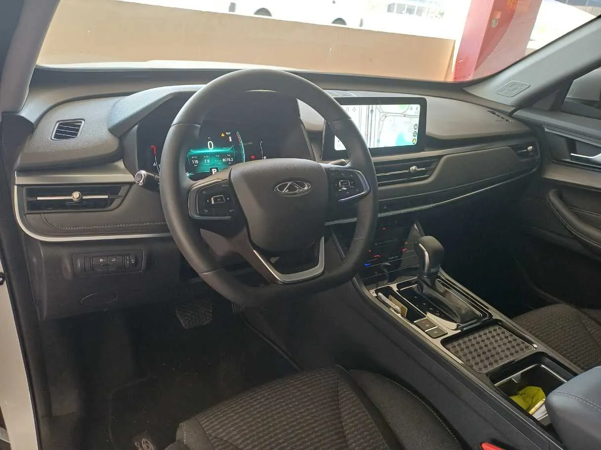 Car image 11