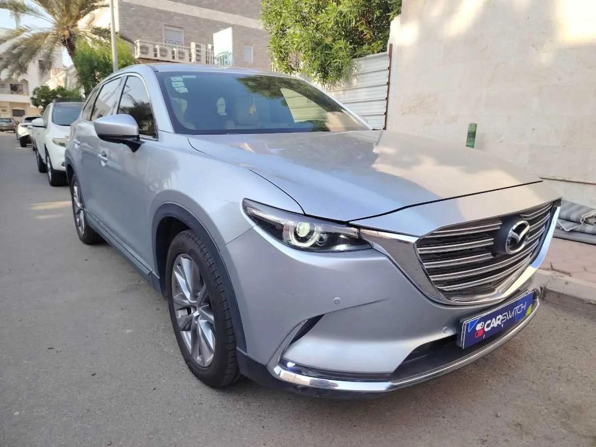 Car image 3