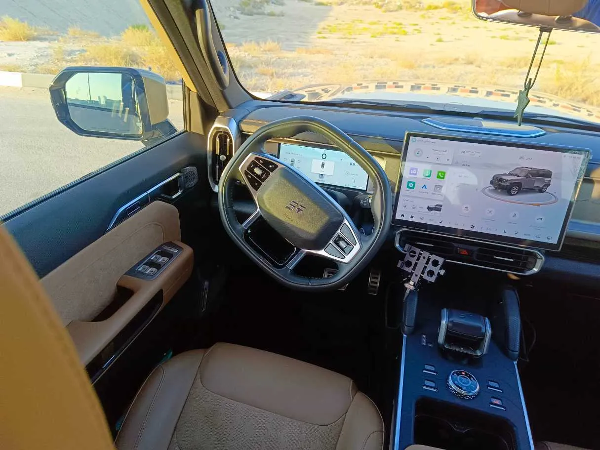 Car image 25