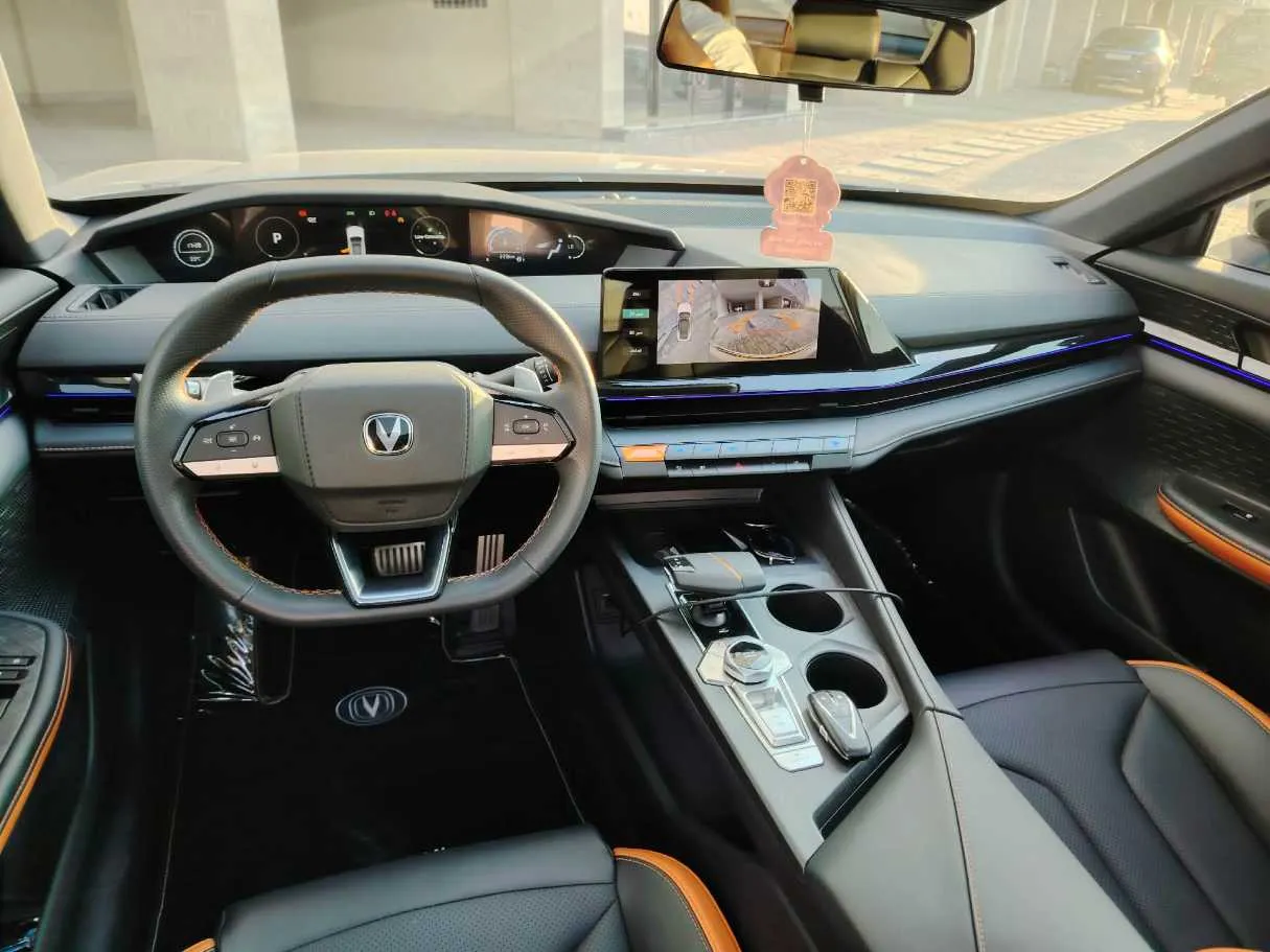 Car image 24