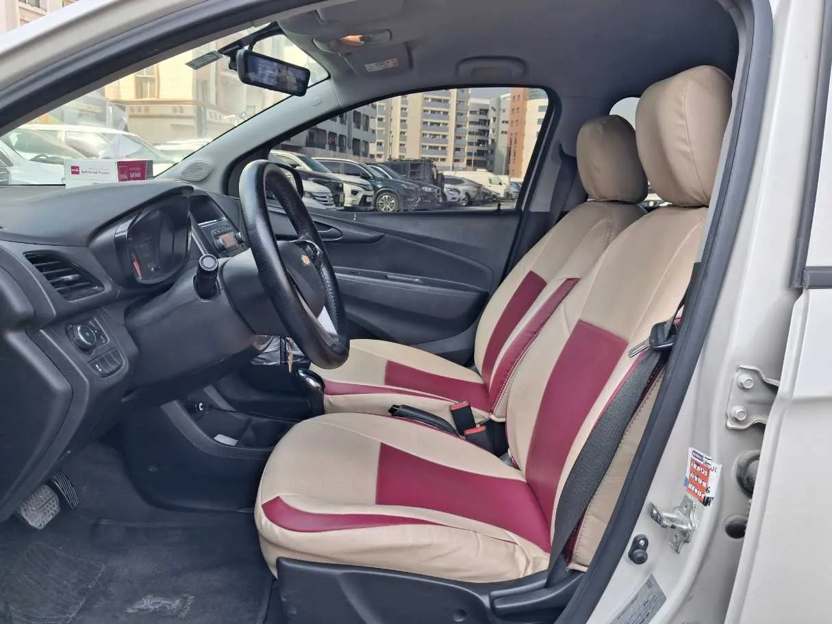 Car image 12
