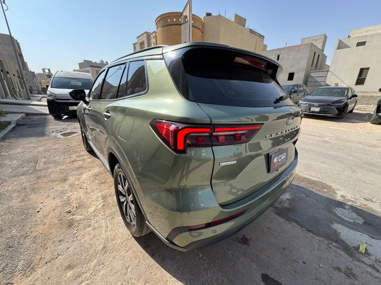 Car image 7