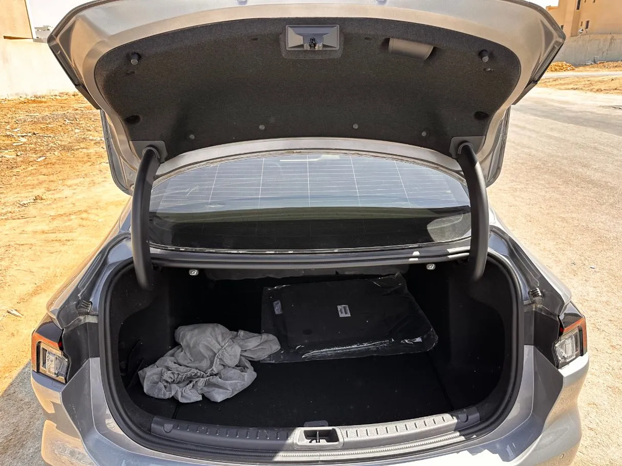 Car image 23