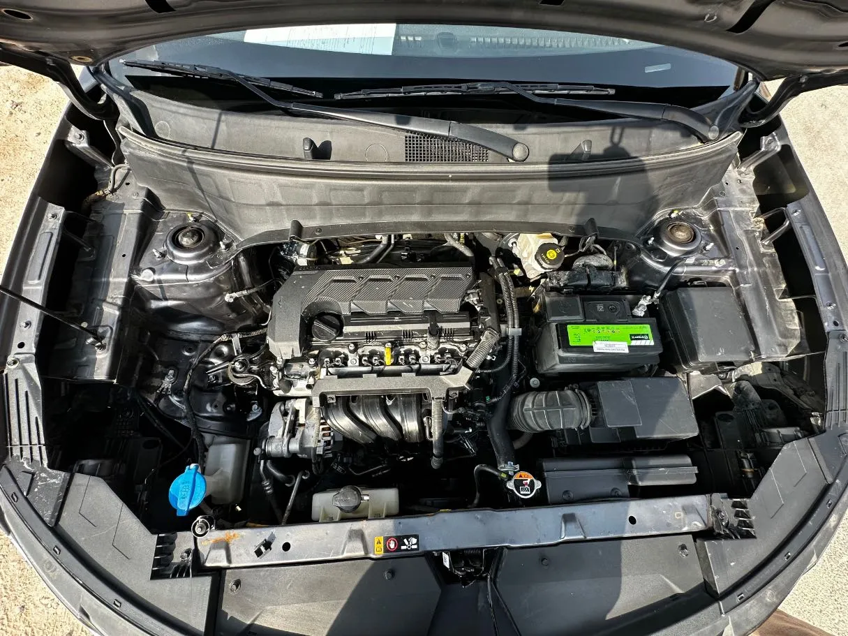 Car image 25