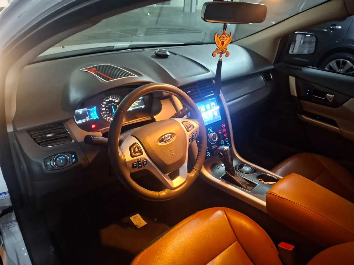 Car image 6
