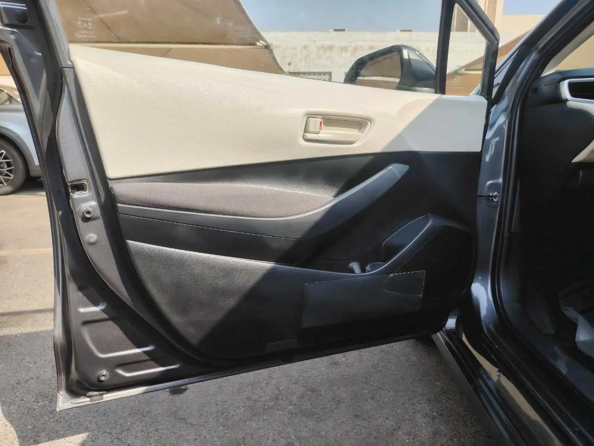 Car image 10