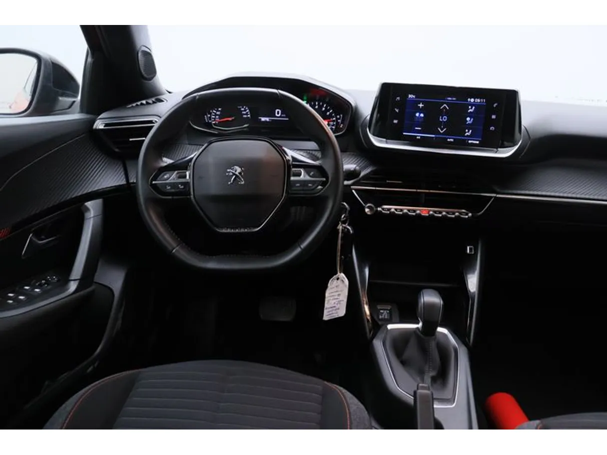 Car image 15