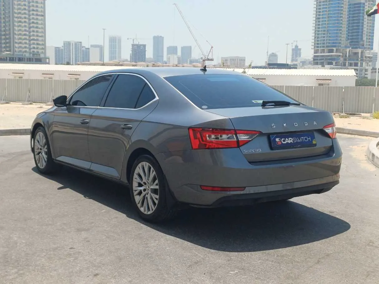 Car image 5