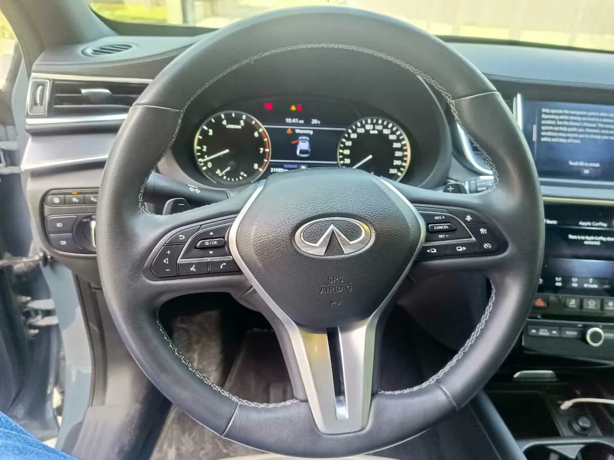 Car image 24