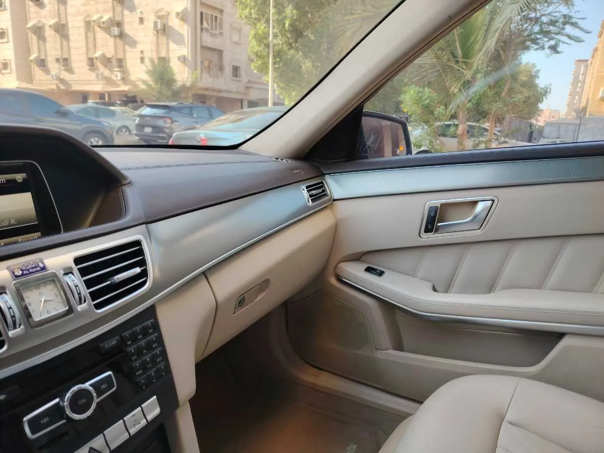Car image 33
