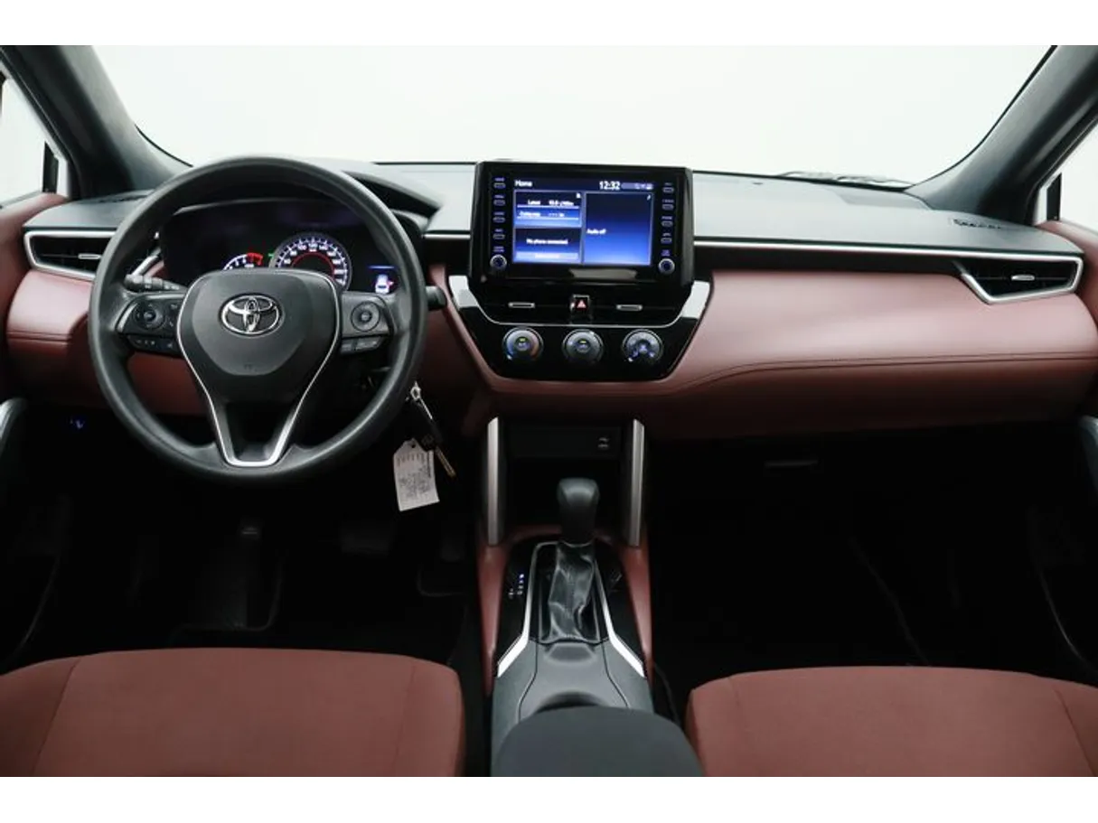 Car image 14
