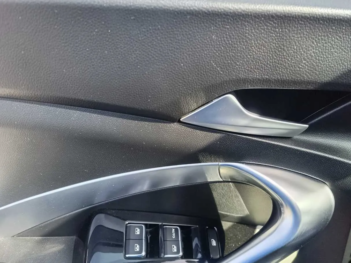 Car image 31