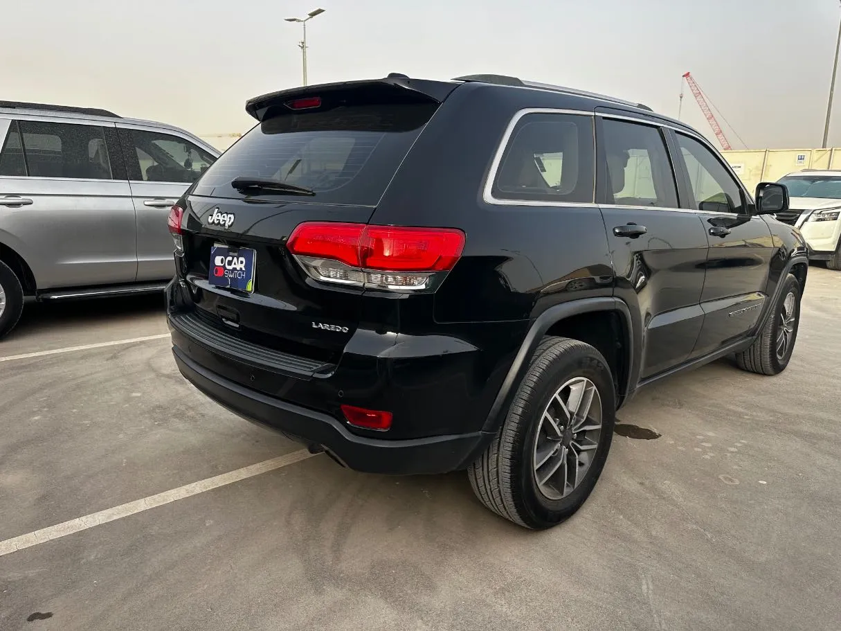 Car image 5