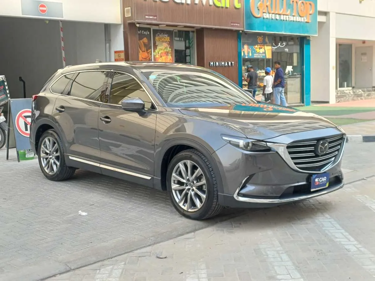 Car image 3