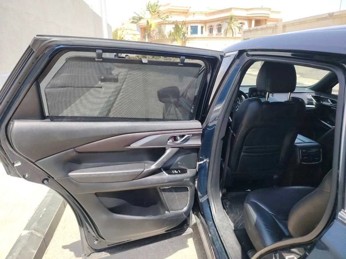 Car image 13