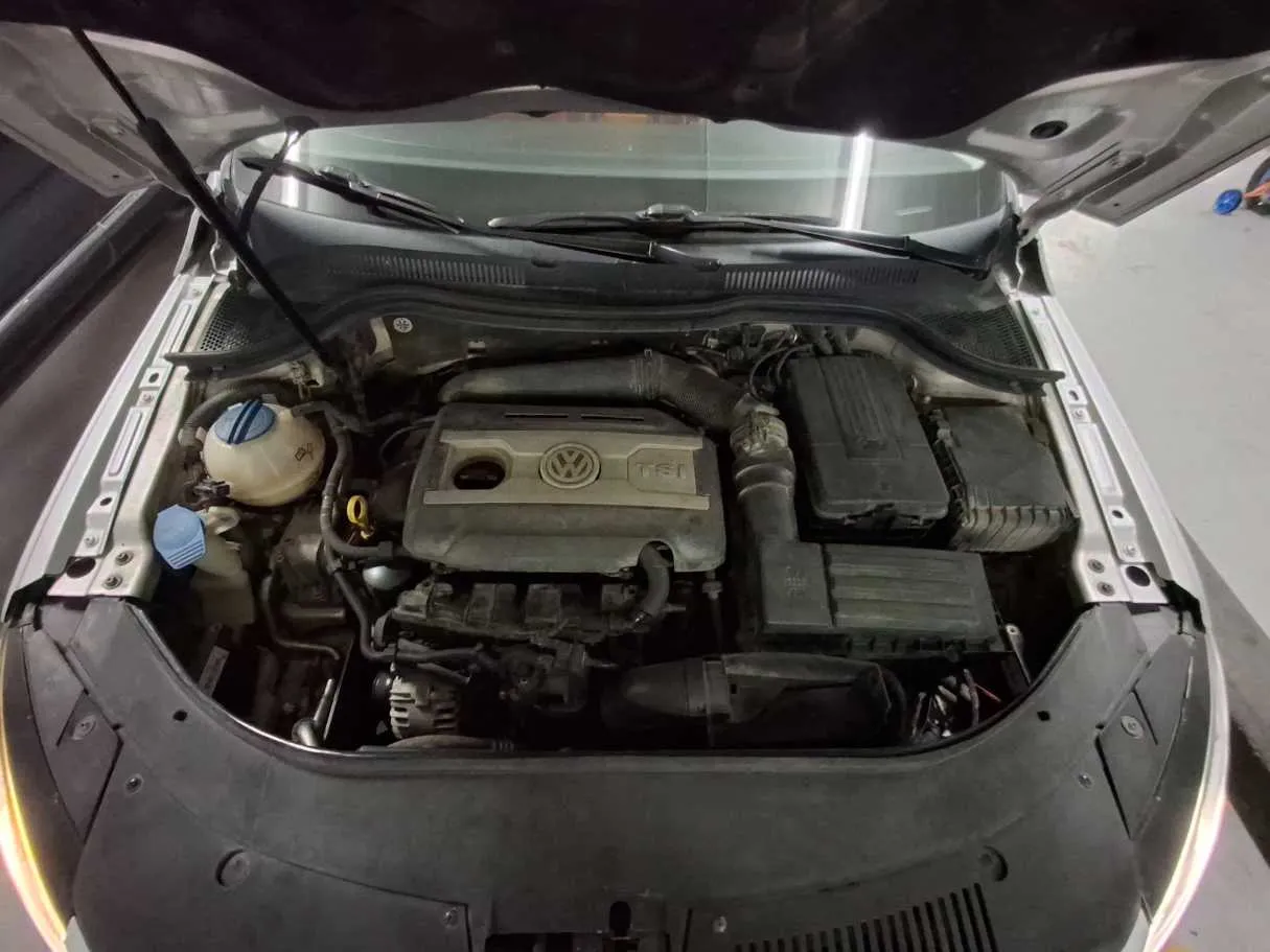 Car image 23