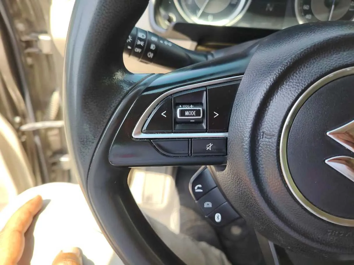 Car image 30