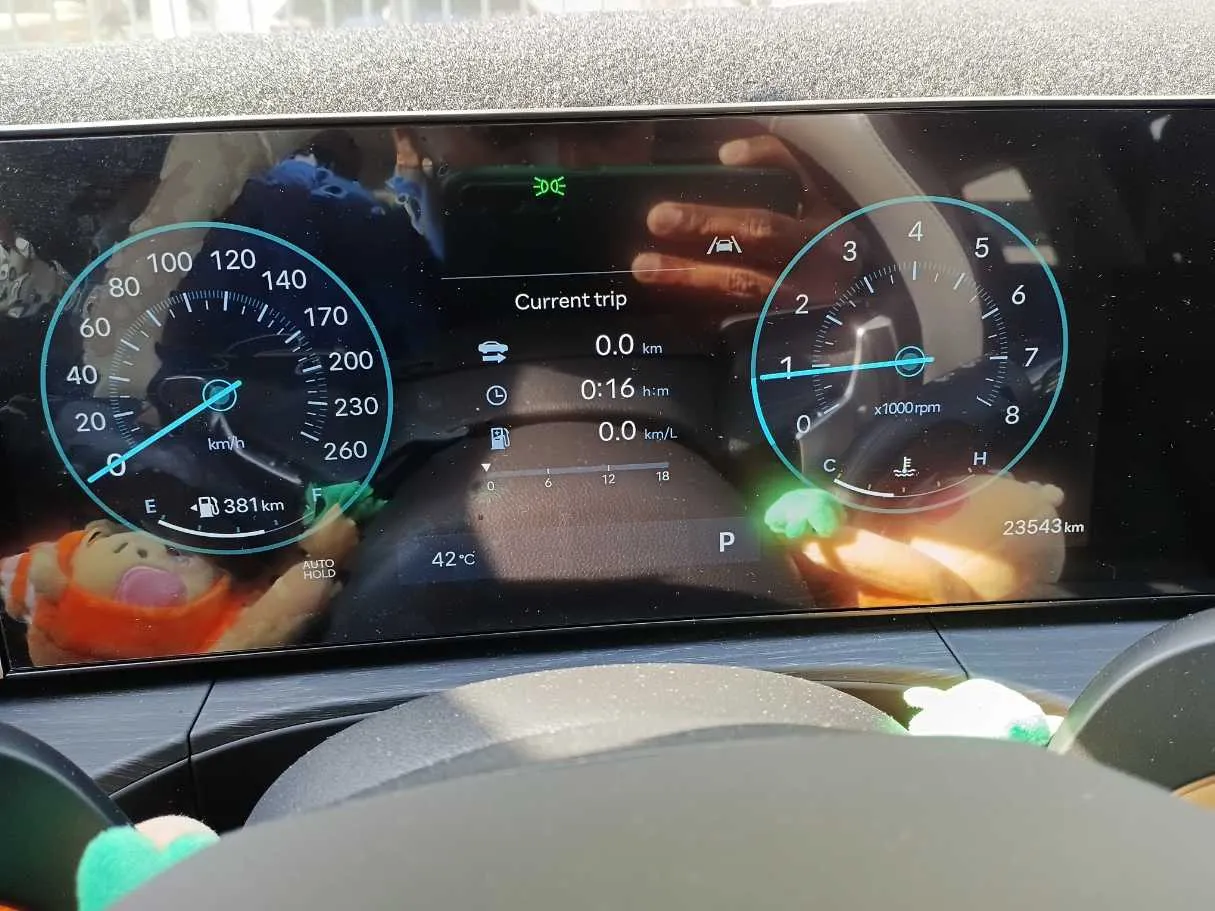 Car image 19